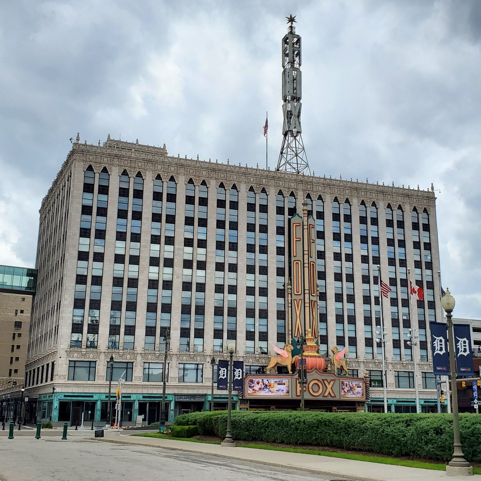 Hotels Near Fox Theatre: Why Royal Oak Beats Downtown Detroit